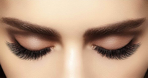Eyelash extensions at Forouz Beauty, Richmond Hill